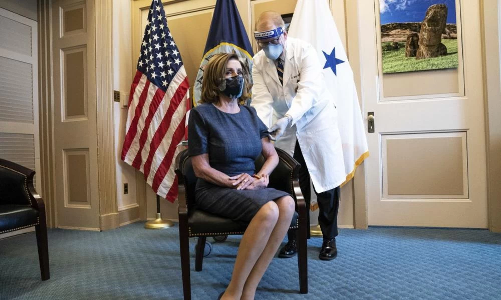 Κορονοϊός: Οι ηγέτες που εμβολιάστηκαν πρώτοι